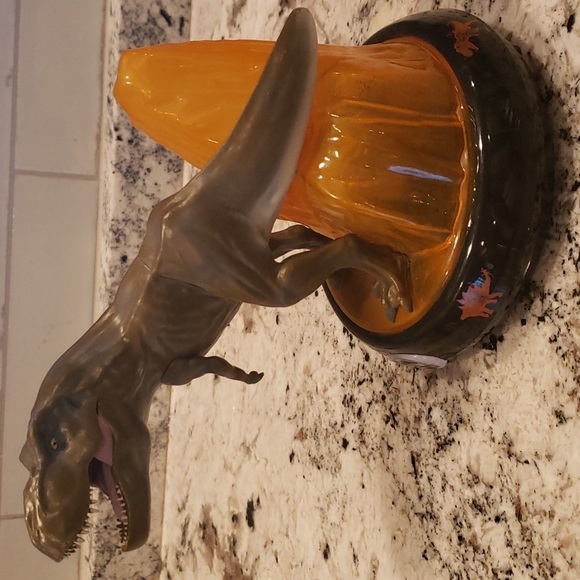 Jurassic World T-rex nightlight - Picture 2 of 6